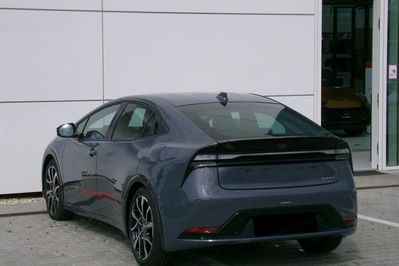 Toyota Prius Prestige 2.0 Hybrid Plug-in