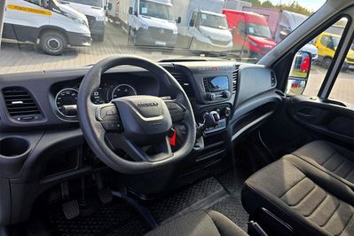 Iveco Daily 35C16 Kontener + Winda