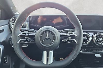 Mercedes Klasa A 250 e PHEV AMG Line 8G-DCT