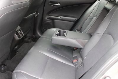 Lexus UX 250h Business Edition