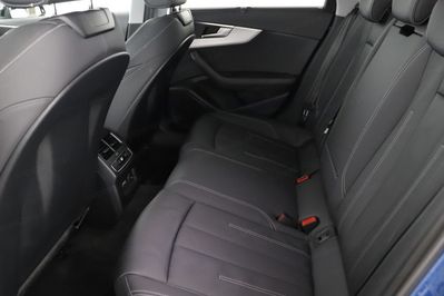 Audi A4 40 TFSI quattro S Line