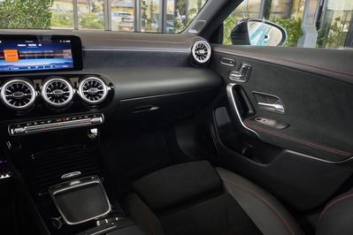 Mercedes CLA 220 4-Matic AMG Line