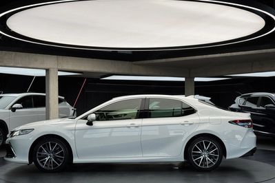 Toyota Camry 2.5 Hybrid Executive CVT