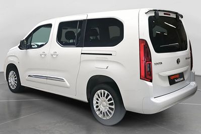 Toyota Proace City Verso L2H1 Business