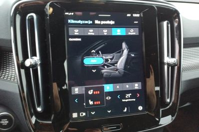 Volvo XC40 B3 B Plus Dark