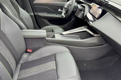 Peugeot 408 GT Exclusive S&S e-DCS6 1.2 PureTech mHEV