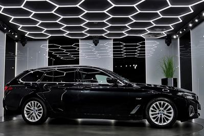 BMW Seria 5 Touring 530e Luxury Line xDrive