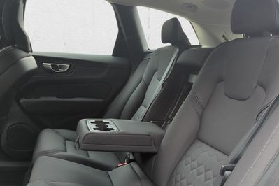 Volvo XC60 B5 B AWD Plus Dark aut