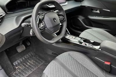 Peugeot 208 Allure eDCS 1.2 MHEV