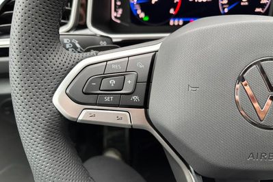 Volkswagen T-Roc R-Line Plus 1.5 TSI DSG