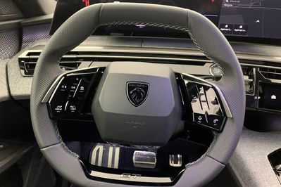 Peugeot 3008 GT 1.2 mHEV e-DCS6