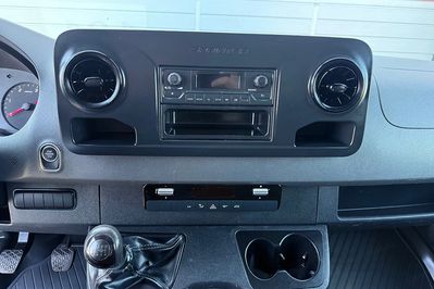 Mercedes Sprinter Plandeka 8EP + Winda