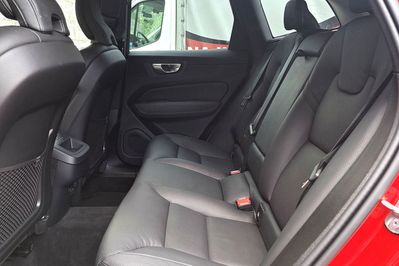 Volvo XC60 B4 D AWD Plus Dark aut