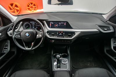 BMW Seria 1 118i Advantage aut