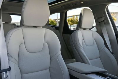 Volvo XC60 B5 AWD Ultra Dark