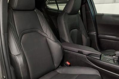 Lexus UX 300h F Sport Design