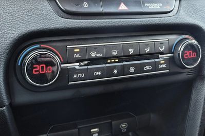 Kia XCeed 1.5 t-Gdi Business Line Dct