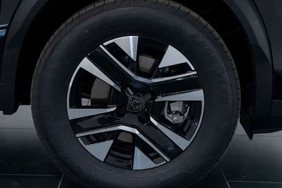 Peugeot 2008 Edition e-DCS6 PureTech mHEV