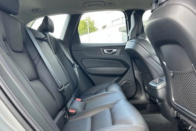 Volvo XC60 B4 D AWD Plus Dark