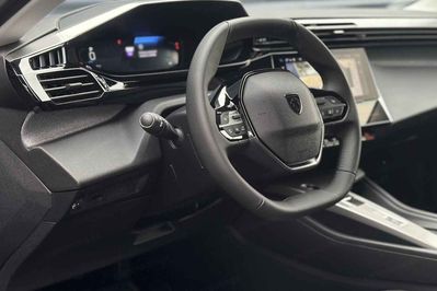 Peugeot 308 Allure 1.2 mHEV e-DCS6