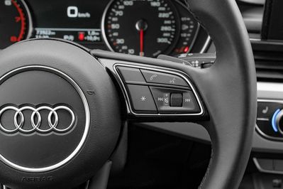 Audi A4 35 TFSI mHEV S tronic
