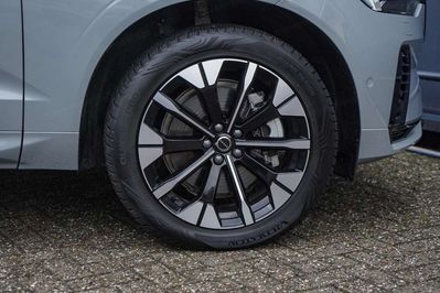 Volvo XC60 B5 AWD Ultra Dark