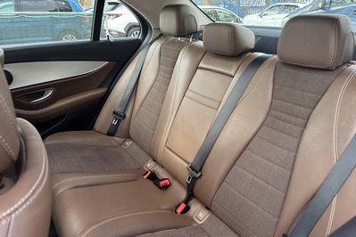 Mercedes Klasa E 300 de Business Edition