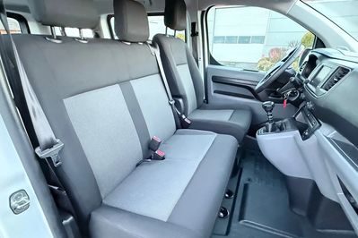 Opel Vivaro Kombi Compact 2.7T Enjoy