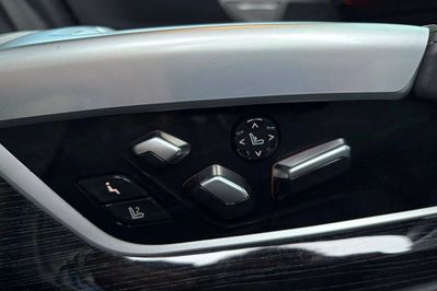 BMW Seria 7 750i xDrive M Sport