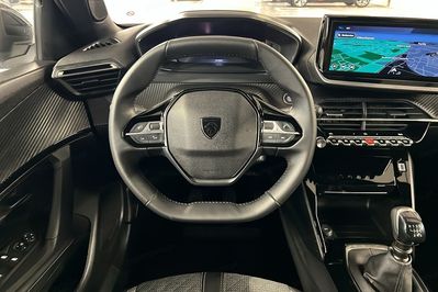 Peugeot 2008 ALLURE 1.2 PureTech