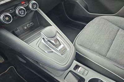 Renault Captur 1.3 Tce Mhev Techno Edc
