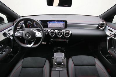 Mercedes CLA 200  AMG Line 7G-DCT