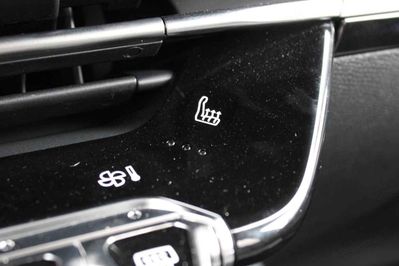 Peugeot 208 Allure e-DCS6  1.2 mHEV