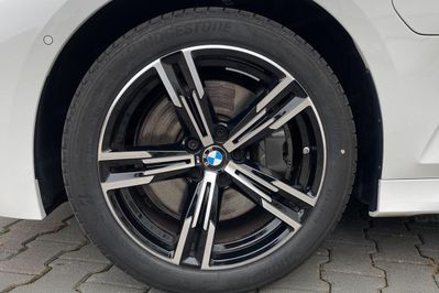 BMW Seria 3 330e M Sport
