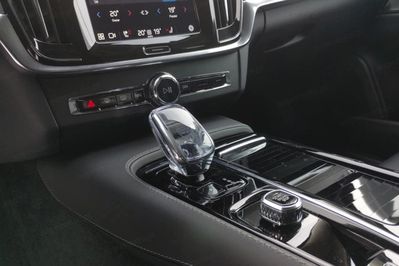Volvo V90 T6 AWD Plug-In Hybrid Plus Bright