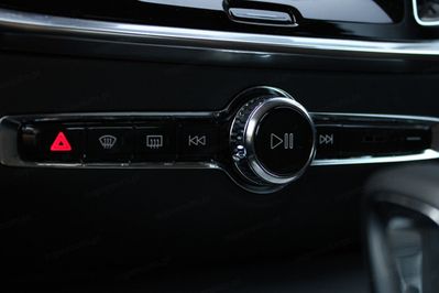 Volvo V60 B4 B Plus Dark