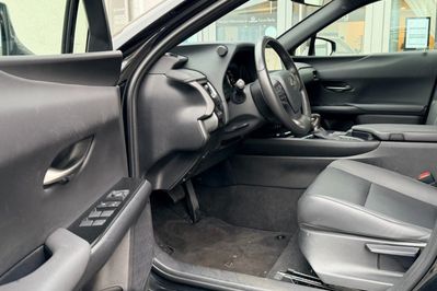 Lexus UX 300h F Sport Design Hybrid Dynamic Force