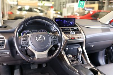 Lexus NX 300h F Impression AWD