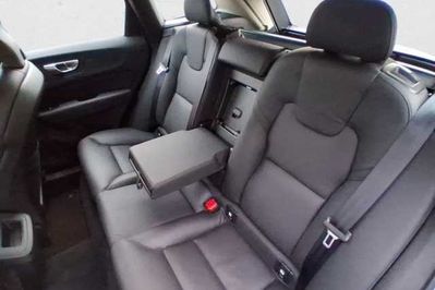 Volvo XC60 B5 B AWD Plus Dark