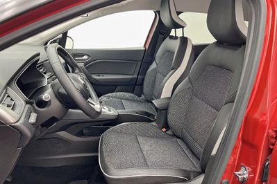 Renault Captur Intens 1.3 E-Tech AT