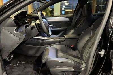 Peugeot 408 GT Exclusive S&S e-DCS6 1.2 PureTech mHEV