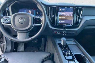 Volvo XC60 B5 B AWD Plus Dark