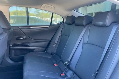 Lexus ES 300h Business Edition