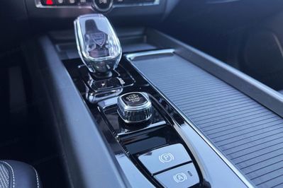 Volvo XC60 T8 Plug-In Hybrid AWD Polestar Engineered Black Edition