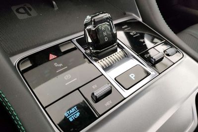 BYD Seal U DM-i  Design AWD