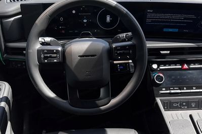 Hyundai Santa Fe 1.6 T-GDI HEV Calligraphy 4WD aut 6os.