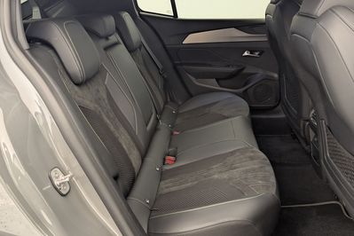 Peugeot 408 GT 1.2 mHEV e-DCS6