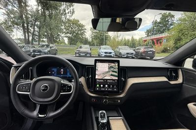 Volvo XC60 B5 B AWD Plus Dark