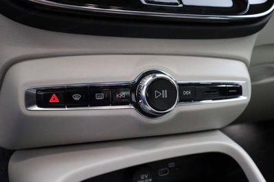 Volvo XC40 B3 Ultra Dark