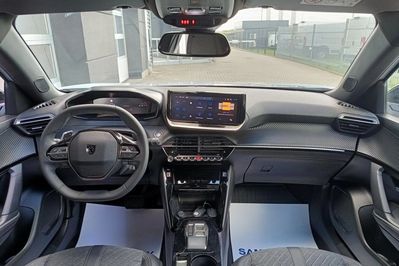 Peugeot 2008 1.2 PureTech Allure S&S EAT8